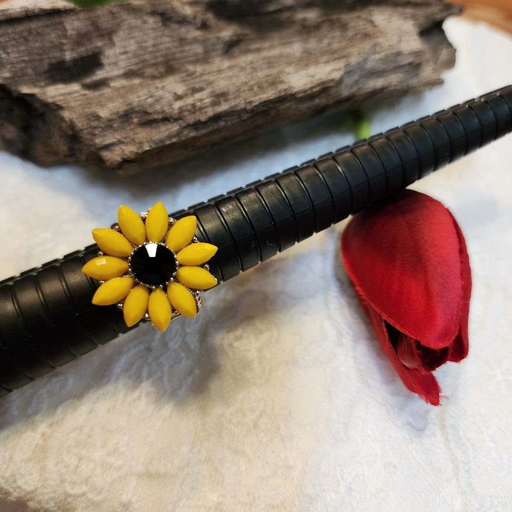 Sunflower Silver Toned Stretch Ring - image 5